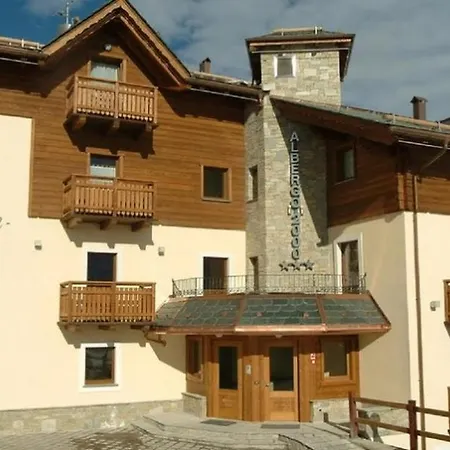 2000 Hotel 3*