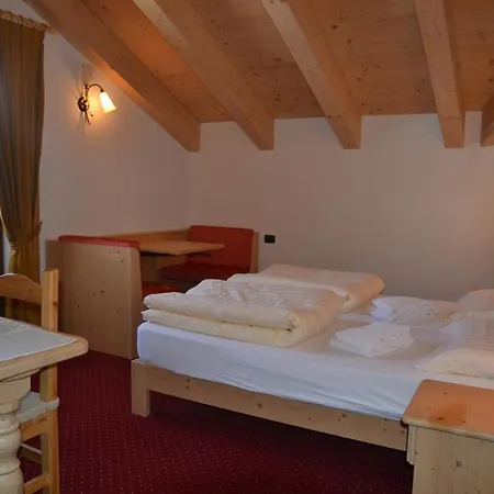 2000 Hotel 3*